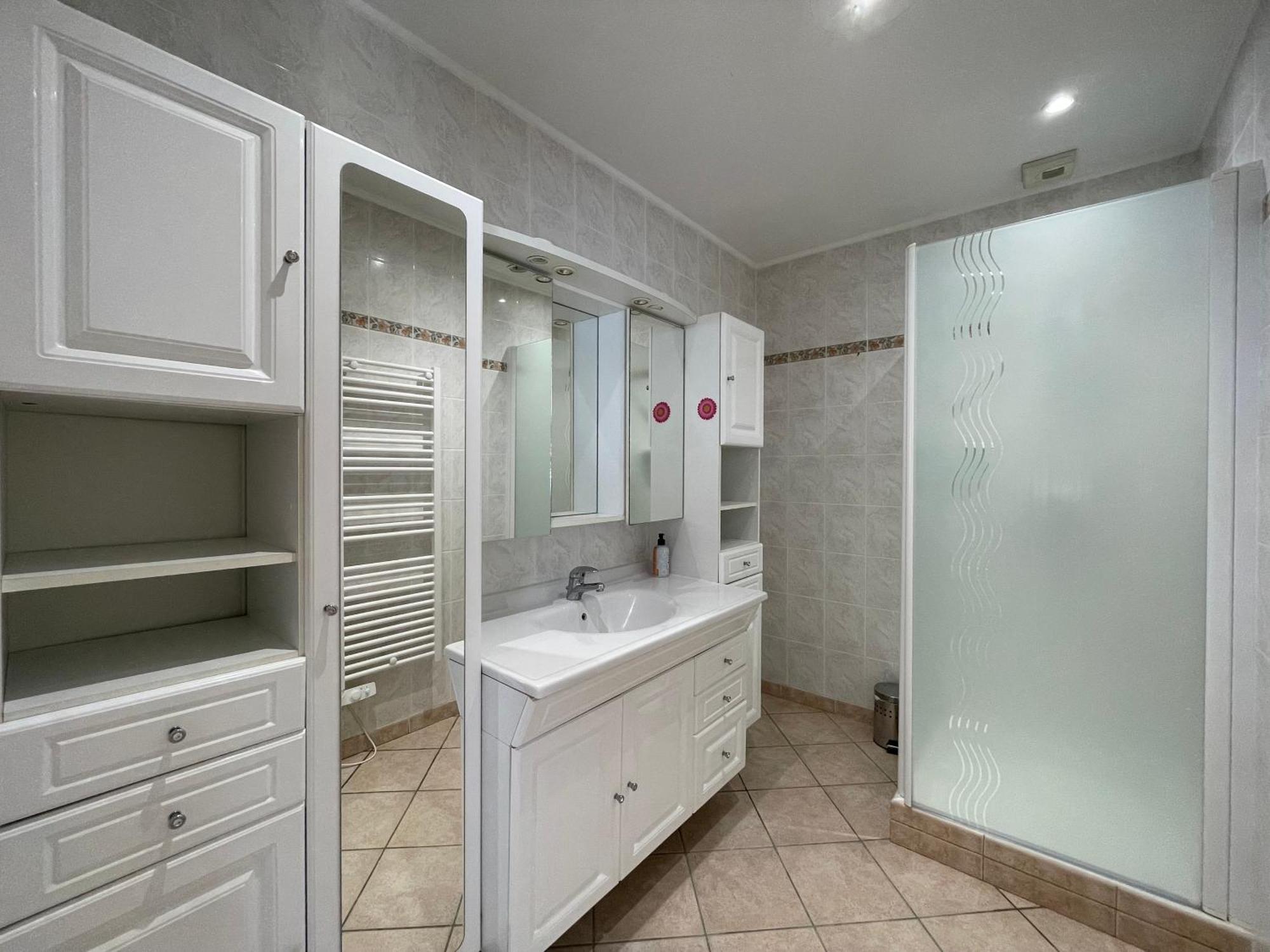 Vakantiehuis Saint Ho Maison Lumineuse Vue 8 Pers 4 2 Sdb 2 Wc Etage Renove En 2025 Belle Terrasse Grand Jardin Clos Parking 8 Mn A Pied Petite Grand Jardin Pres De Port En Bessin, Bayeux Et Omaha *