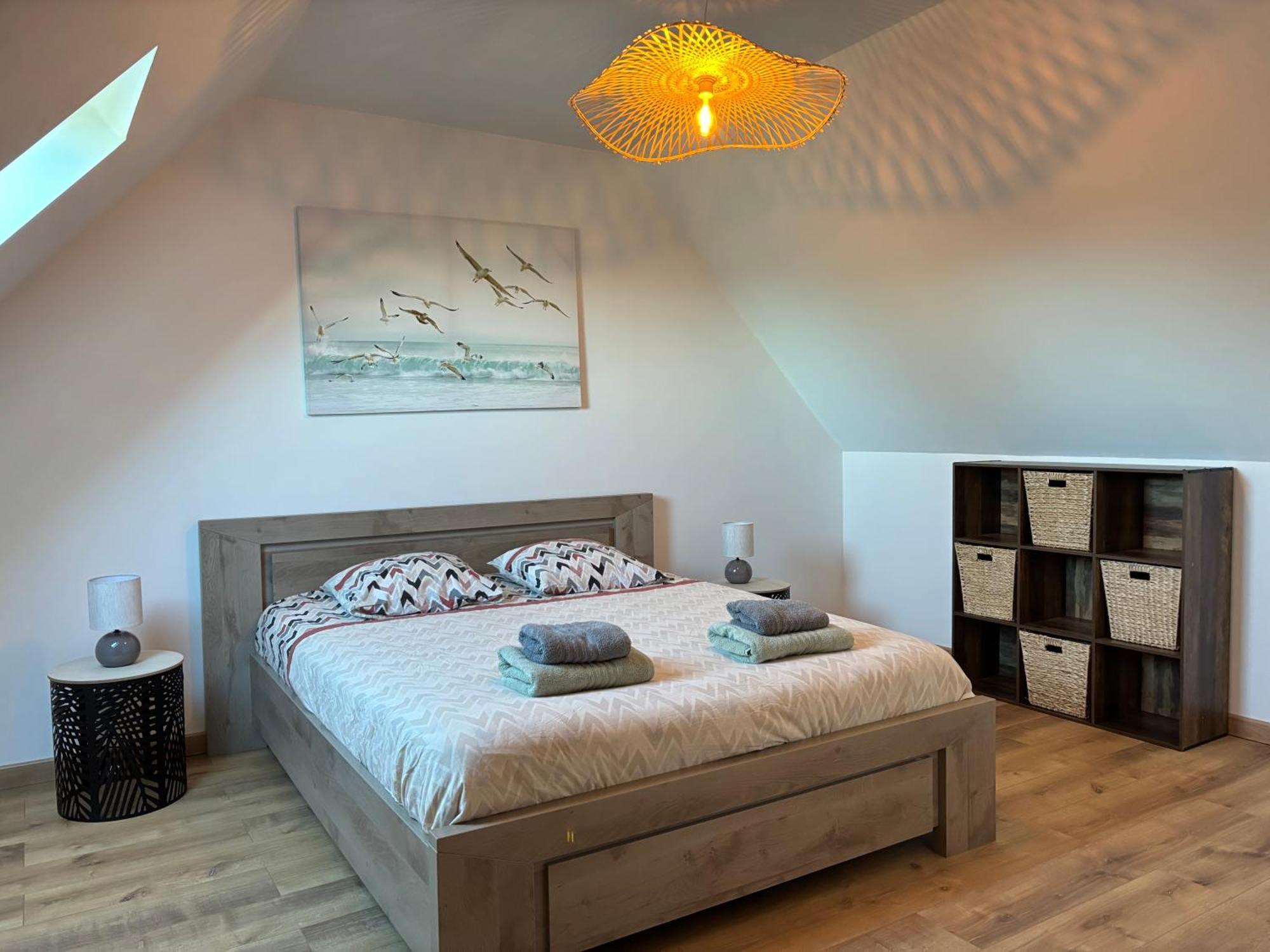 Saint Ho Maison Lumineuse Vue 8 Pers 4 2 Sdb 2 Wc Etage Renove En 2025 Belle Terrasse Grand Jardin Clos Parking 8 Mn A Pied Petite Grand Jardin Pres De Port En Bessin, Bayeux Et Omaha * Sainte-Honorine-des-Pertes