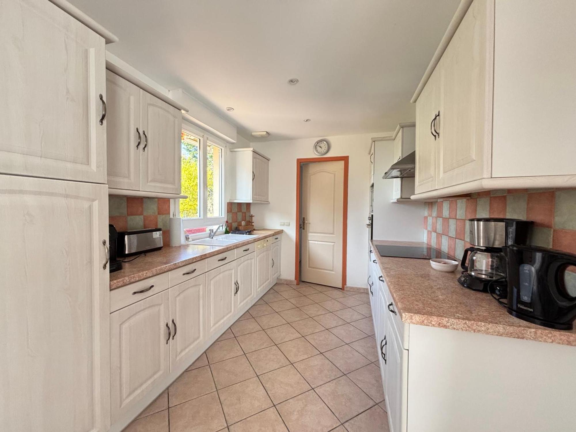 Hébergement de vacances Saint Ho Maison Lumineuse Vue 8 Pers 4 2 Sdb 2 Wc Etage Renove En 2025 Belle Terrasse Grand Jardin Clos Parking 8 Mn A Pied Petite Grand Jardin Pres De Port En Bessin, Bayeux Et Omaha